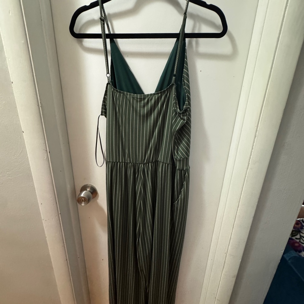 Kaileigh Green Jumpsuit Elegant Silhouette - Picture 3 of 3